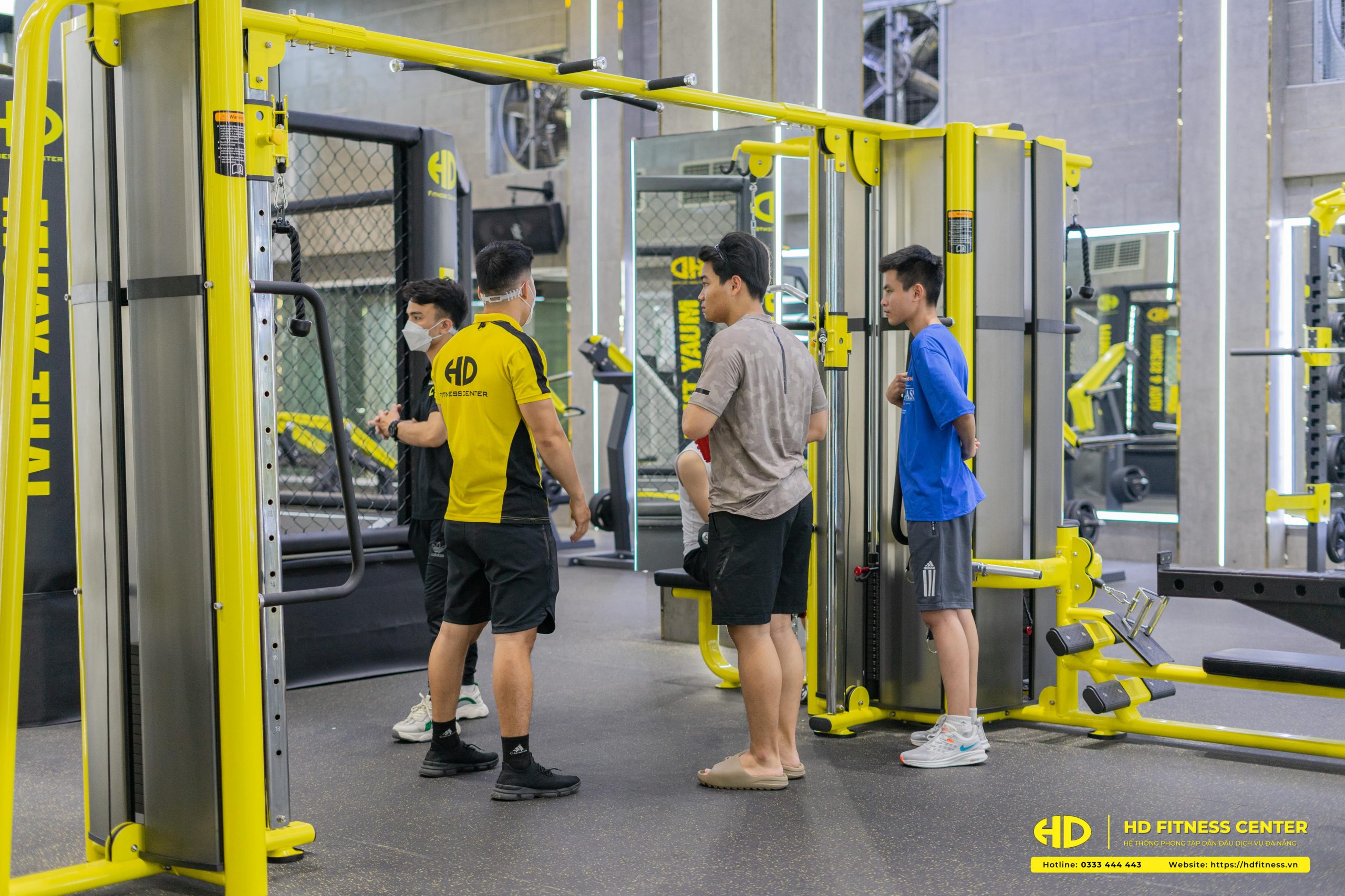 tập chân với tạ đơn Thay đổi vóc dáng với chi phí tiết kiệm tại HD Fitness Đà Nẵng
