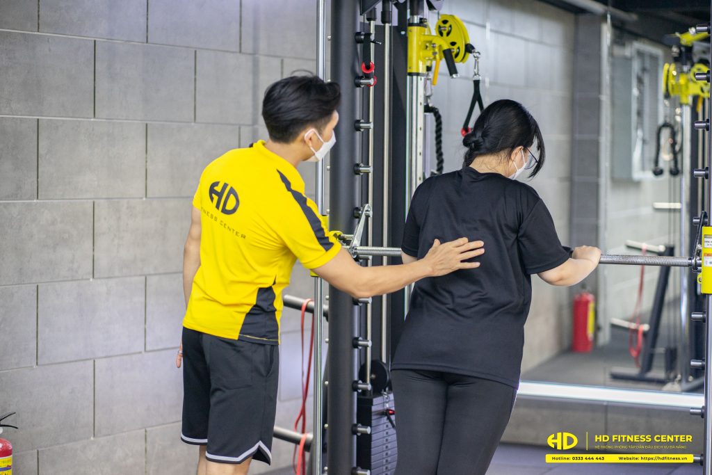 Huấn luyện viên tận tình tại HD Fitness